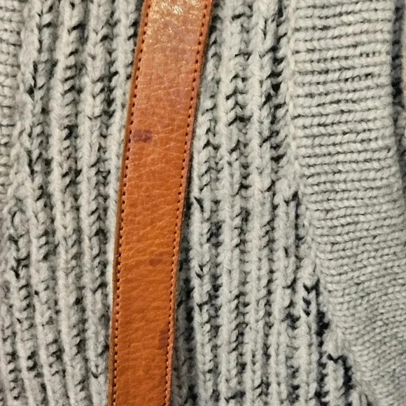 Crossbody Rattan and Leather Bag Made in Bali - Picture 3 of 9